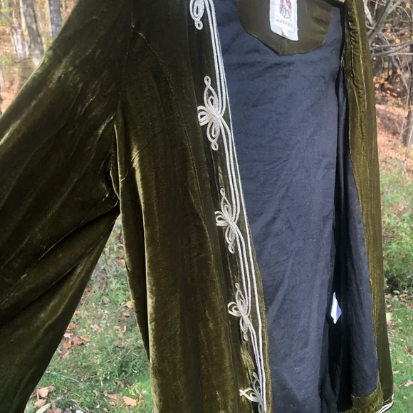 Green Velvet Jacket with White Embroidery - Picture 5 of 11